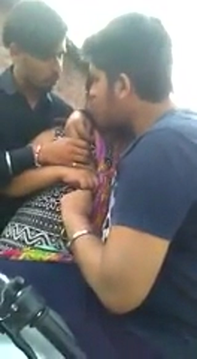 Indian girl groped - GropingTube.com.